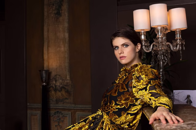 HD-wallpaper-2019-alexandra-daddario-hoot