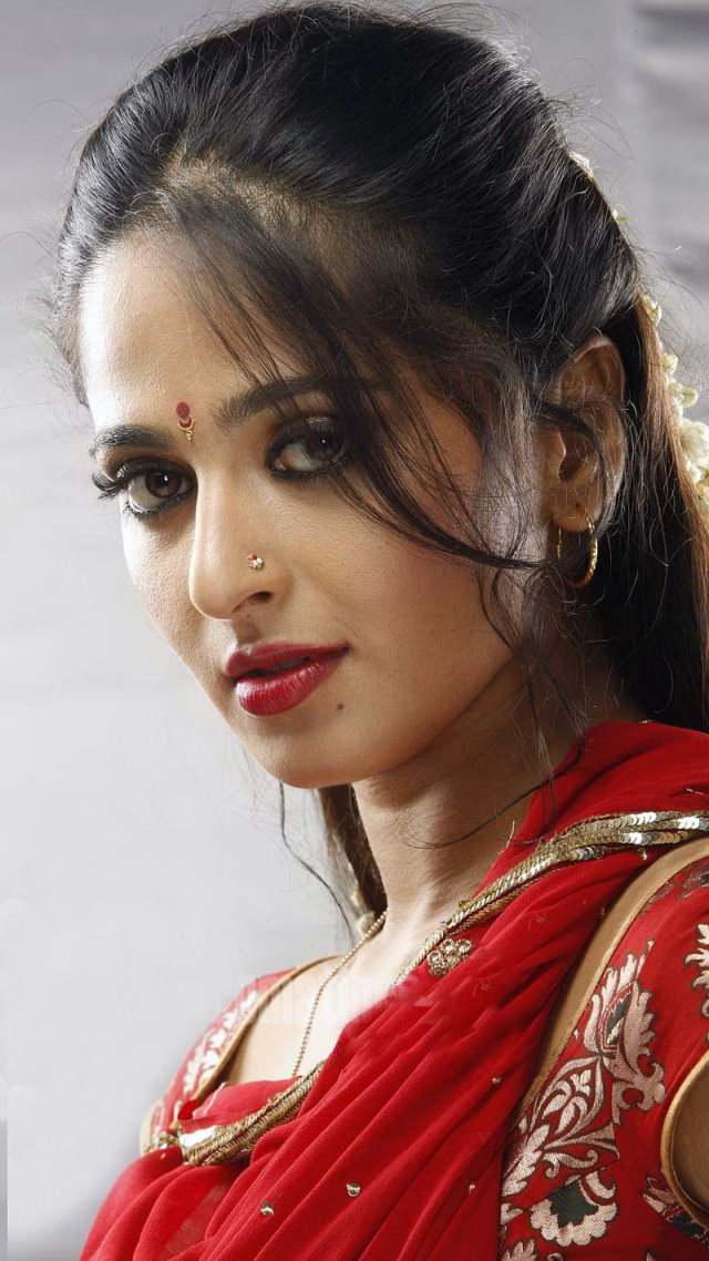 HD-wallpaper-64-anushka-shetty-cute