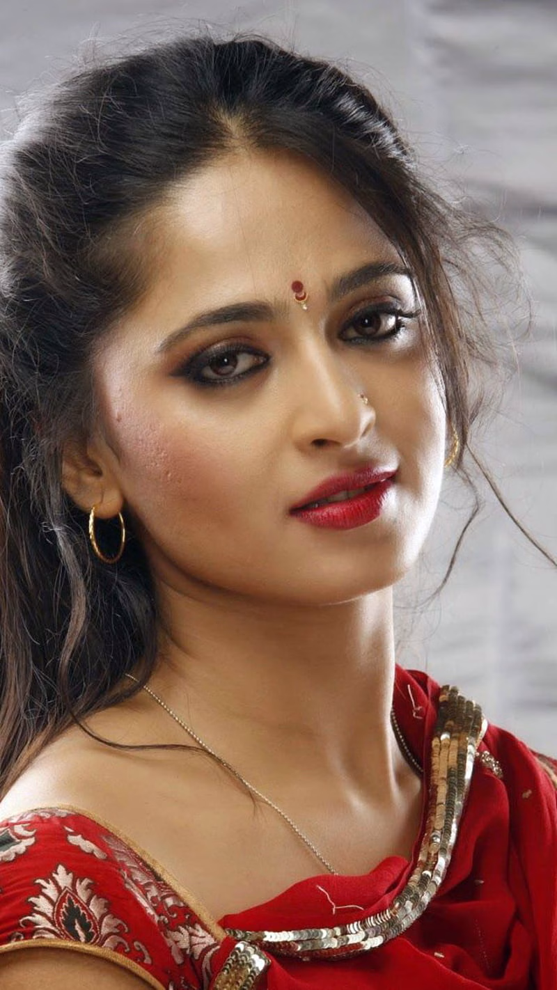 HD-wallpaper-66-anushka-shetty-cute