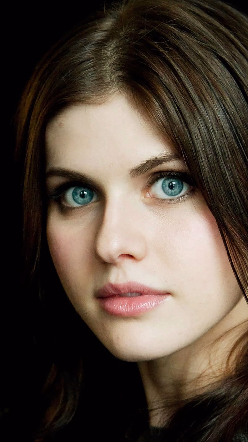 HD-wallpaper-actress-alexandra-daddario-blue-eyes-looking-at-viewer-brunette-portrait-display-closeup-women-face