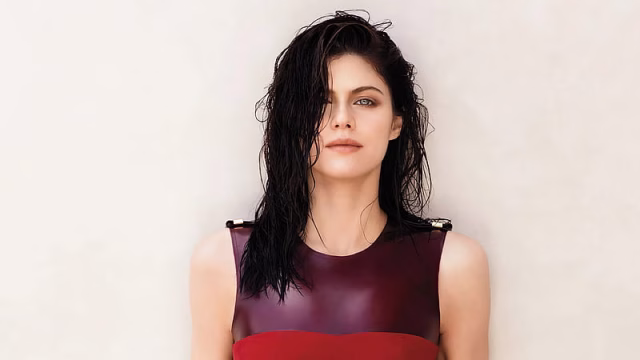 HD-wallpaper-actresses-alexandra-daddario-actress-american-black-hair