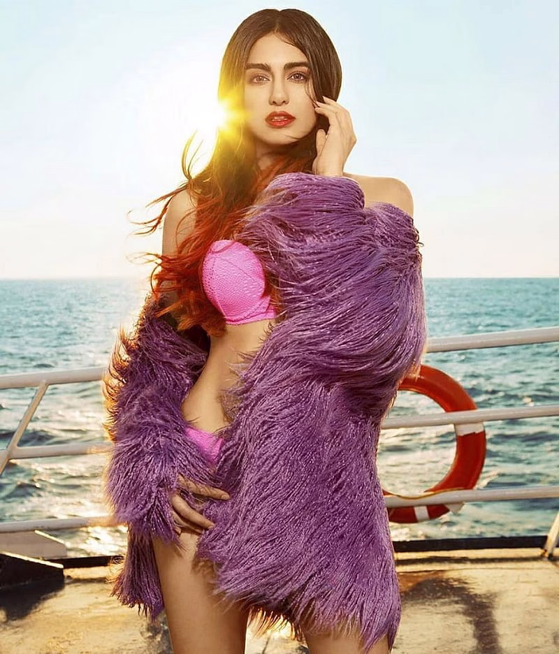 HD-wallpaper-adah-sharma-hoot