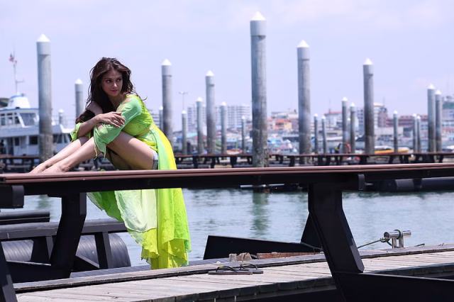 HD-wallpaper-aditi-rao-bollywood-aditi-rao-hydari-indian-celebrities-desi-girl-girls-bollywood