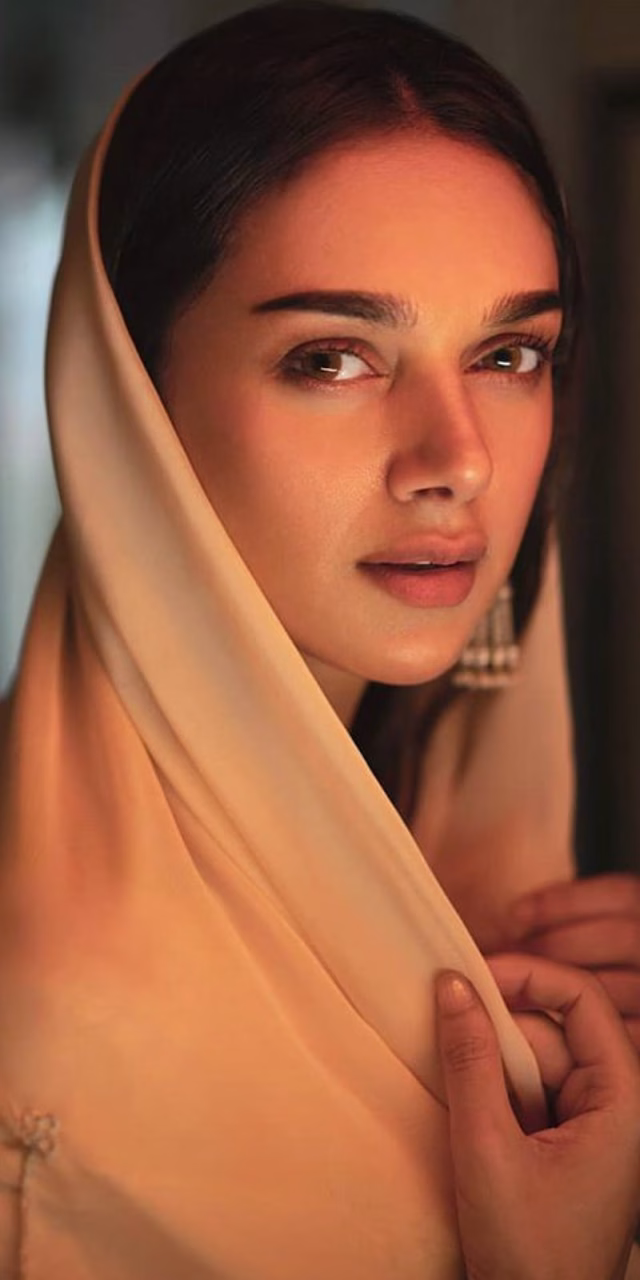HD-wallpaper-aditi-rao-hydari-aditi-rao-hydari-saheba-tollywood