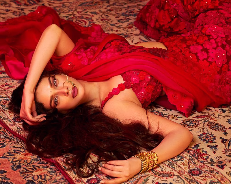 HD-wallpaper-aditi-rao-hydari-in-red-saree-u-movies-others-celebrity-actress-saree-indian-actress-red-dress-aditi-rao-hydari-sari