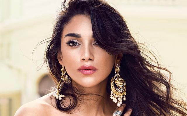HD-wallpaper-aditi-rao-hydari-indian-actress-portrait-shoot-makeup-face-bollywood-indian-jewelry-brunette-beautiful-woman