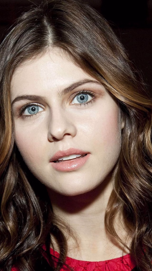 HD-wallpaper-alexandra-daddario-actress-american-beautiful-eyes-4