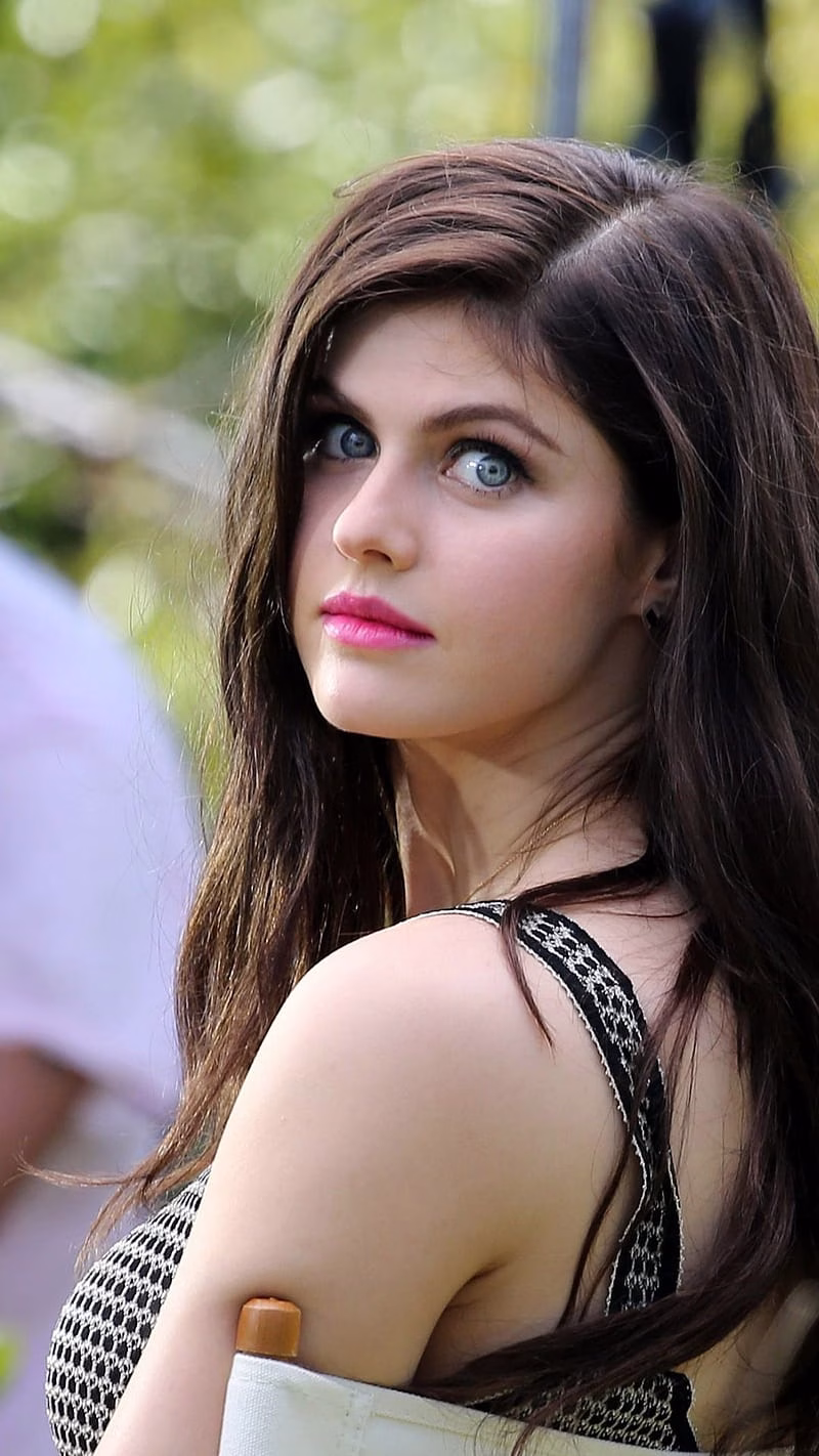 HD-wallpaper-alexandra-daddario-actress-american-beautiful-eyes