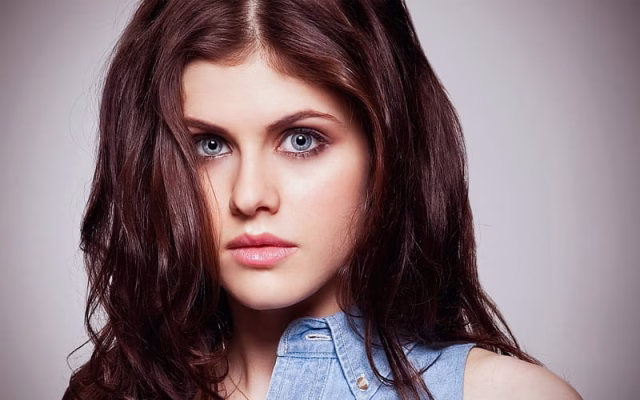 HD-wallpaper-alexandra-daddario-actress-american-texas-chainsaw-3d-1