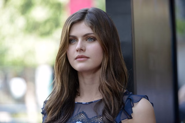 HD-wallpaper-alexandra-daddario-babe-model-actress-lady-woman-1