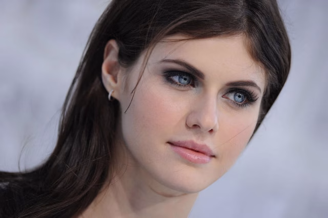 HD-wallpaper-alexandra-daddario-babe-san-andreas-percy-jackson-model-actress-eyes-woman-1