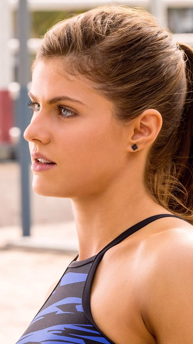 HD-wallpaper-alexandra-daddario-baywatch