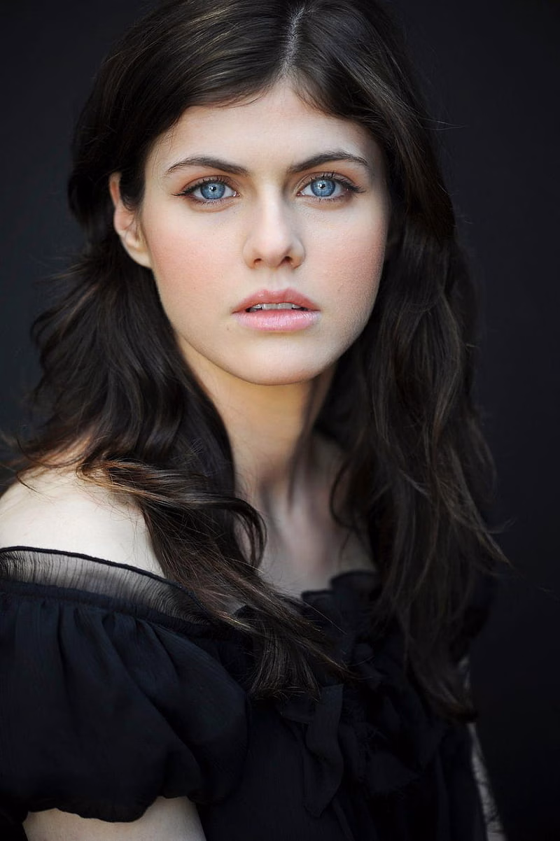 HD-wallpaper-alexandra-daddario-beauty-hollywood-love