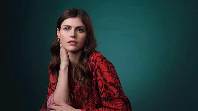 HD-wallpaper-alexandra-daddario-is-posing-for-a-wearing-red-and-black-dress-with-loose-hair-celebriteis