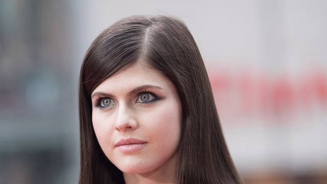 HD-wallpaper-alexandra-daddario-is-wearing-black-coat-with-exciting-look-celebrities