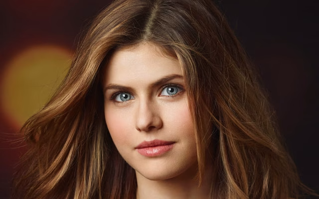 HD-wallpaper-alexandra-daddario-make-up-american-actress-portrait-beautiful-woman
