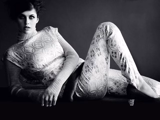 HD-wallpaper-alexandra-daddario-model-actress-daddario-alexandra-11