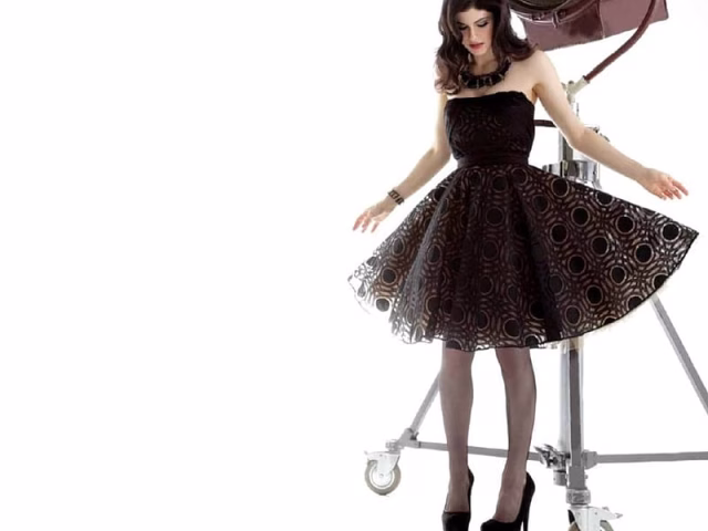 HD-wallpaper-alexandra-daddario-model-actress-daddario-alexandra-3