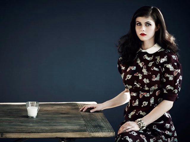 HD-wallpaper-alexandra-daddario-model-actress-daddario-alexandra-5