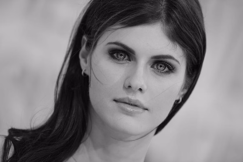 HD-wallpaper-alexandra-daddario-monochrome-alexandra-daddario-celebrities-girls-monochrome-black-and-white