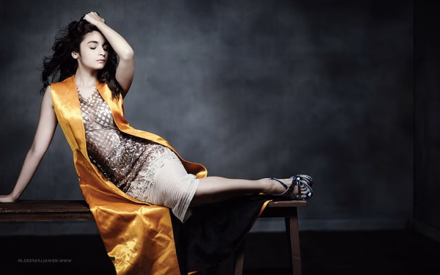 HD-wallpaper-alia-bhatt-4-alia-bhatt-indian-celebrities-desi-girls-girls