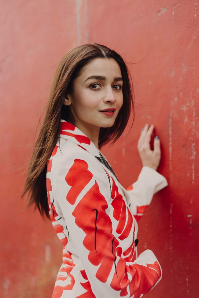 HD-wallpaper-alia-bhatt-actress-entertainment-bollywood-actress