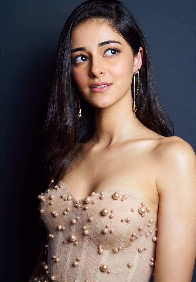 HD-wallpaper-ananya-pandey-actress-beautiful-cleavage-indian-beauty