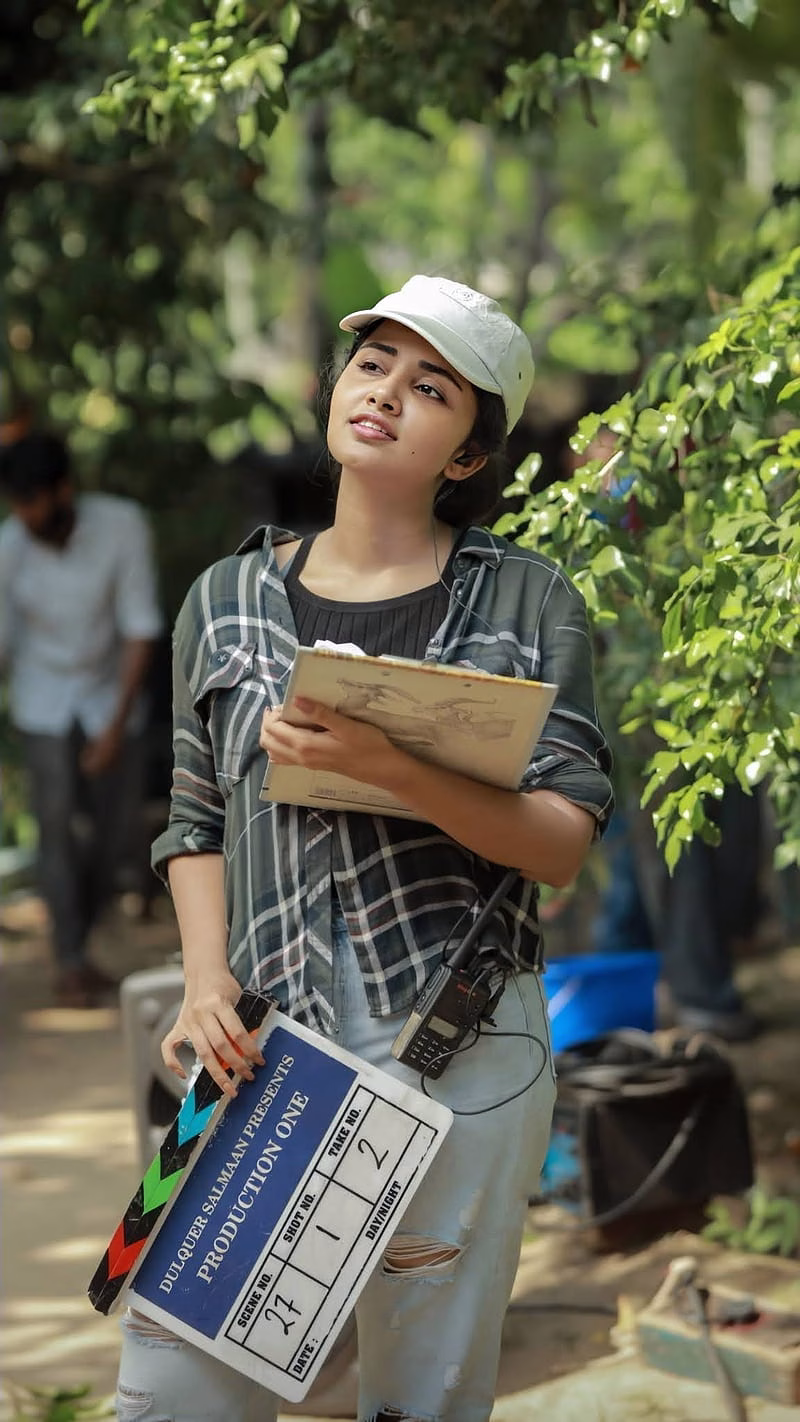 HD-wallpaper-anupama-parameswaran-actress-anupama-anupamaparameswaran-malayalam-telugu-2