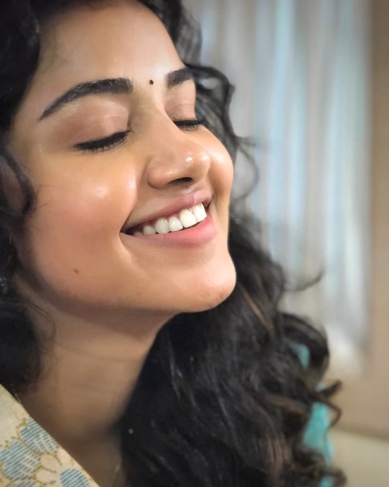 HD-wallpaper-anupama-parameswaran-actress-anupamaparameswaran-malayalam-actress-telugu-actress