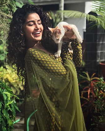 HD-wallpaper-anupama-parameswaran-actress-anupamaparameswaran-malayalam-tamil-telugu-thumbnail-4