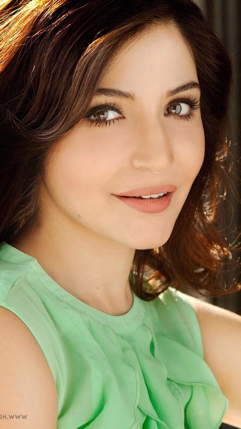 HD-wallpaper-anushka-sharma-1