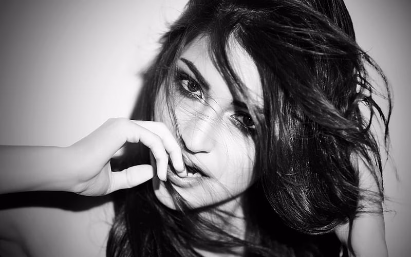HD-wallpaper-anushka-sharma-2018-monochrome-bollywood-indian-actress-beauty