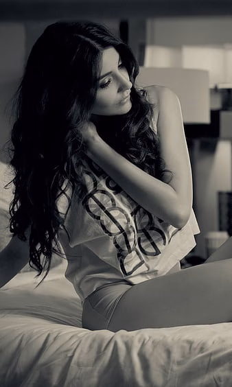 HD-wallpaper-anushka-sharma-actress-beautiful-cool-cute-girl-nice-thumbnail