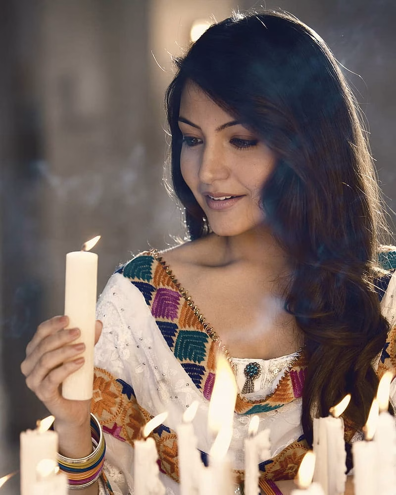 HD-wallpaper-anushka-sharma-lip-bollywood-actress