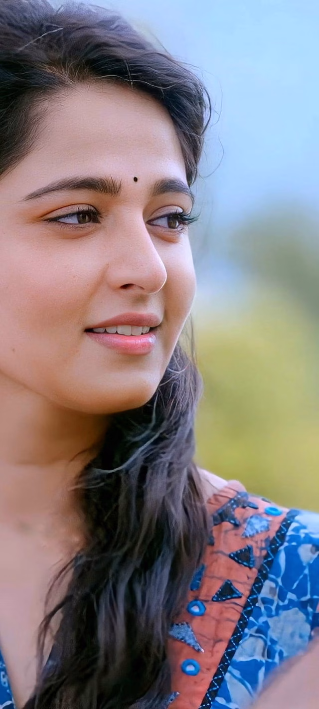 HD-wallpaper-anushka-shetty