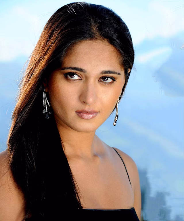 HD-wallpaper-anushka-shetty-actress-telugu-1