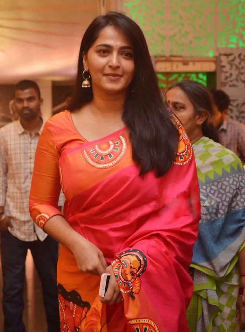 HD-wallpaper-anushka-shetty-red-saree-telugu-actress