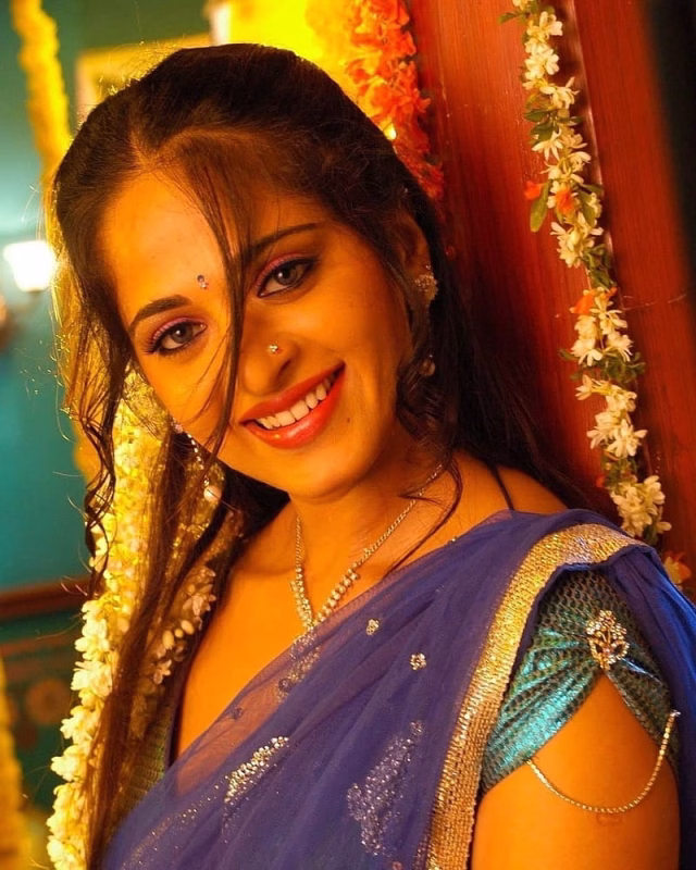 HD-wallpaper-anushka-shetty-simbhu-1