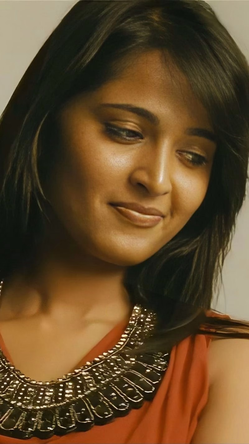 HD-wallpaper-anushka-shetty-telugu-actress-tamil-actress-1