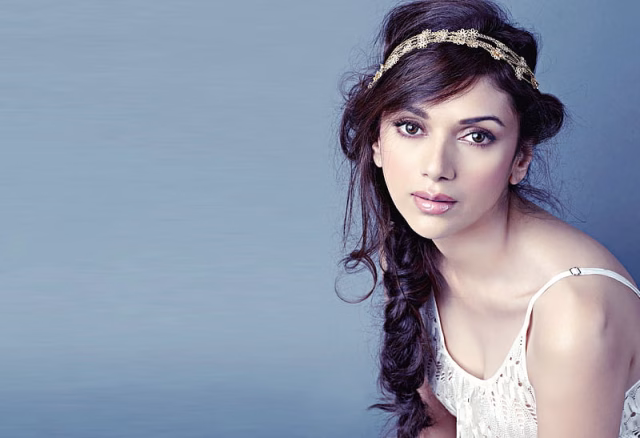 HD-wallpaper-beautiful-aditi-rao-hydari-aditi-rao-hydari-indian-celebrities-desi-girl-girls