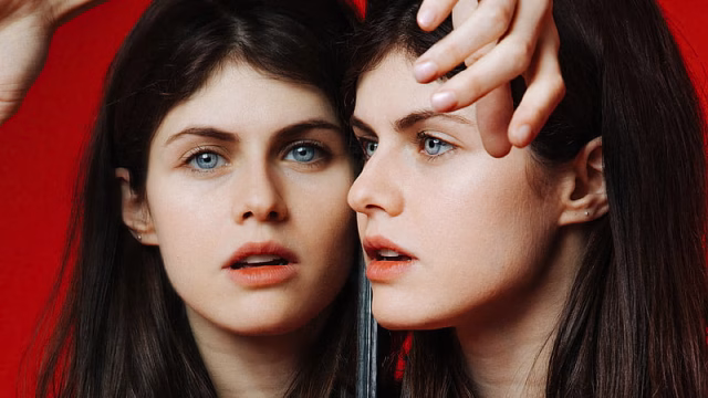 HD-wallpaper-blue-eyes-alexandra-daddario-is-leaning-on-mirror-girls