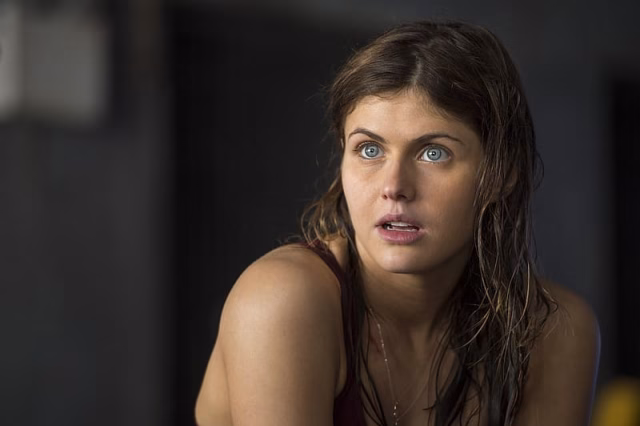 HD-wallpaper-brunette-blue-eyes-movie-actress-alexandra-daddario-san-andreas