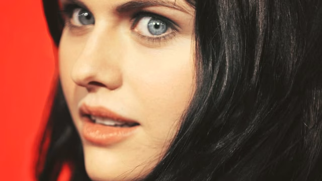 HD-wallpaper-celebrity-alexandra-daddario-9