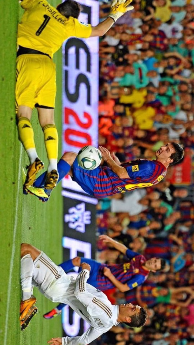 HD-wallpaper-cr7-arrodillado-d10s-messi