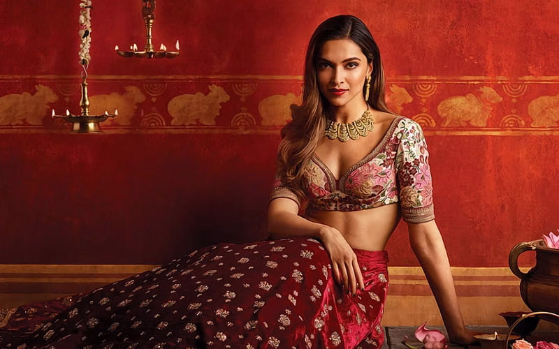 HD-wallpaper-deepika-padukone-boolywod-actress-saree-brunette-beauty
