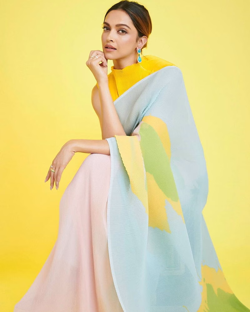 HD-wallpaper-deepika-padukone-dress-flash-graphy