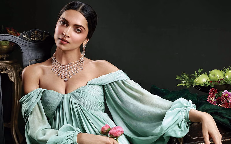 HD-wallpaper-deepika-padukone-makeup-indian-actress-bollywood-green-blouse-brunette-indian-women