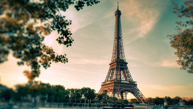 HD-wallpaper-eiffel-tower-macbook-pro-macbook
