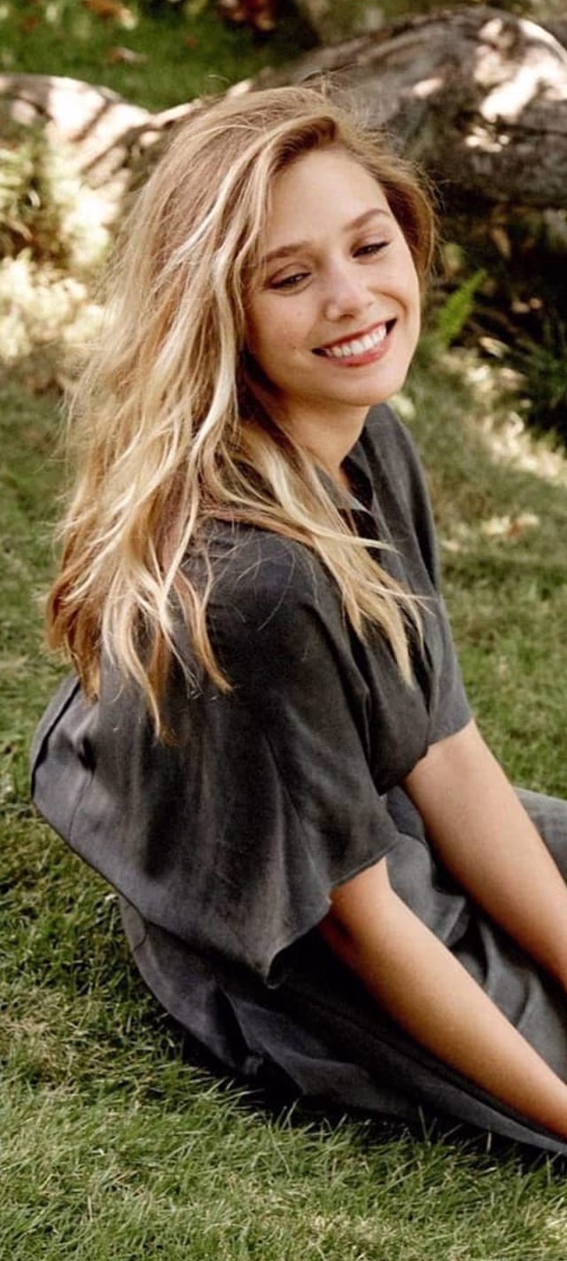 HD-wallpaper-elizabeth-olsen-30