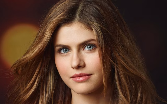 HD-wallpaper-face-brunette-blue-eyes-american-celebrity-actress-alexandra-daddario-1